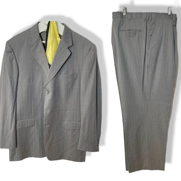 Burberry men's suit gray pinstripe wool 46L coat/38 pants